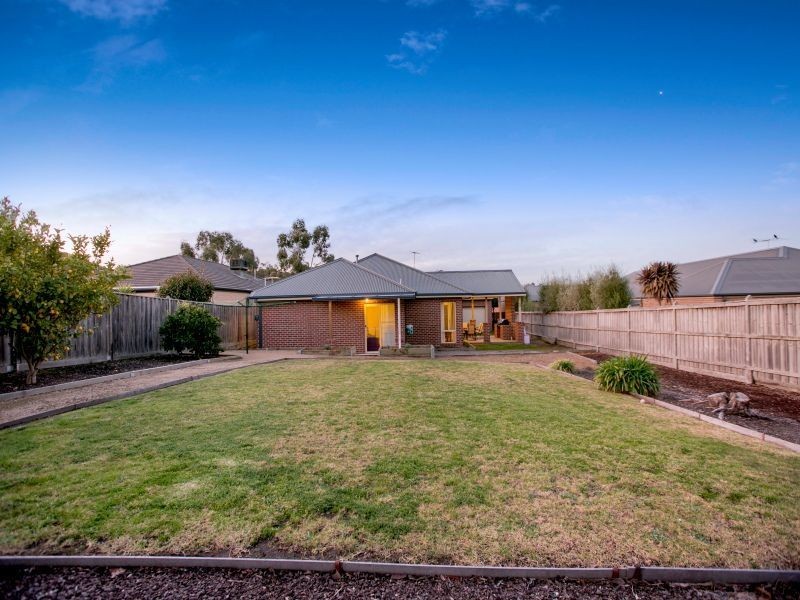 41 Apple Berry Avenue, Langwarrin VIC 3910