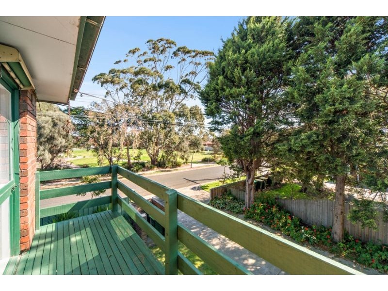 1/14 Carder Avenue, Seaford VIC 3198