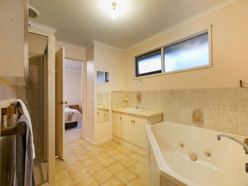 13 Beacon Drive, Langwarrin VIC 3910