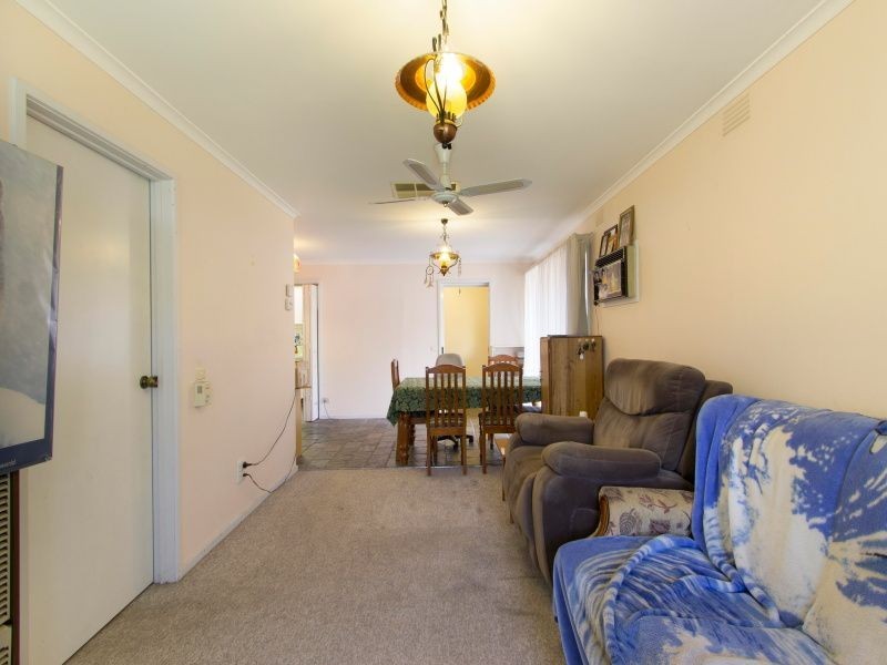38 Whimbrel Crescent, Carrum Downs VIC 3201
