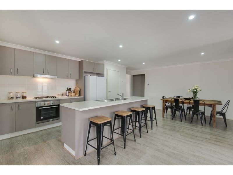 25 Aqueduct Road, Langwarrin VIC 3910