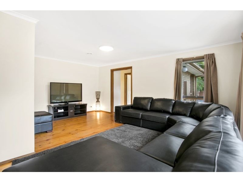 102 Willow Rd, Frankston VIC 3199