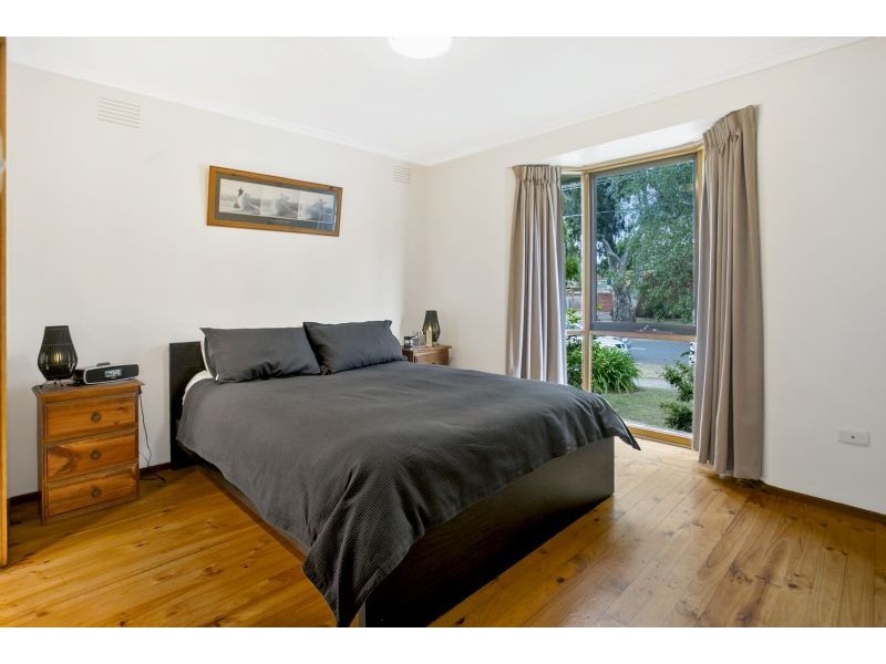 102 Willow Rd, Frankston VIC 3199