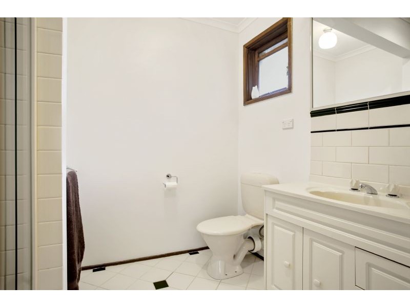 102 Willow Rd, Frankston VIC 3199