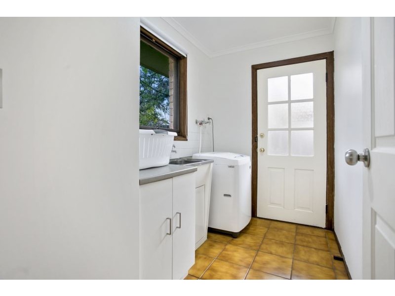 102 Willow Rd, Frankston VIC 3199
