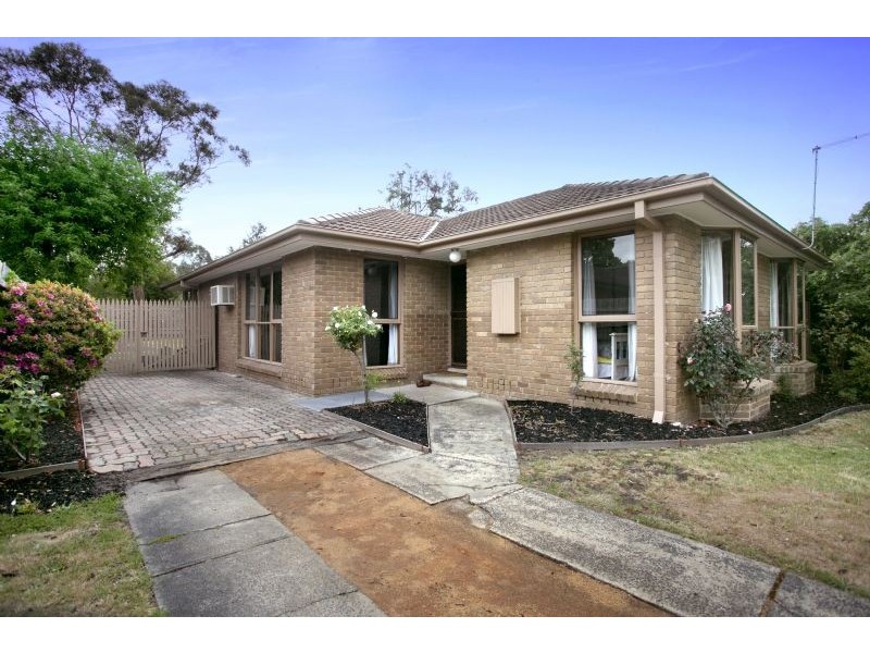 102 Willow Rd, Frankston VIC 3199