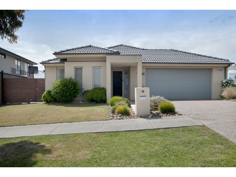 35 Waterhouse Way, Cranbourne South VIC 3977