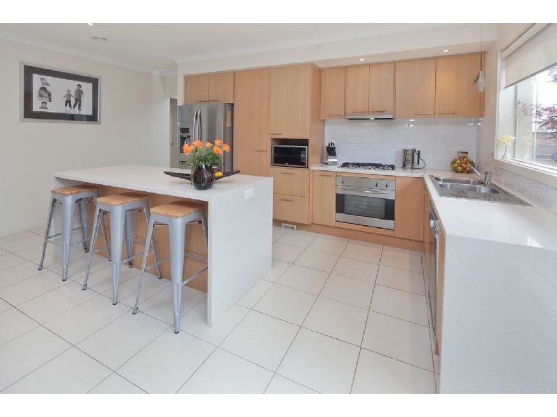 35 Waterhouse Way, Cranbourne South VIC 3977