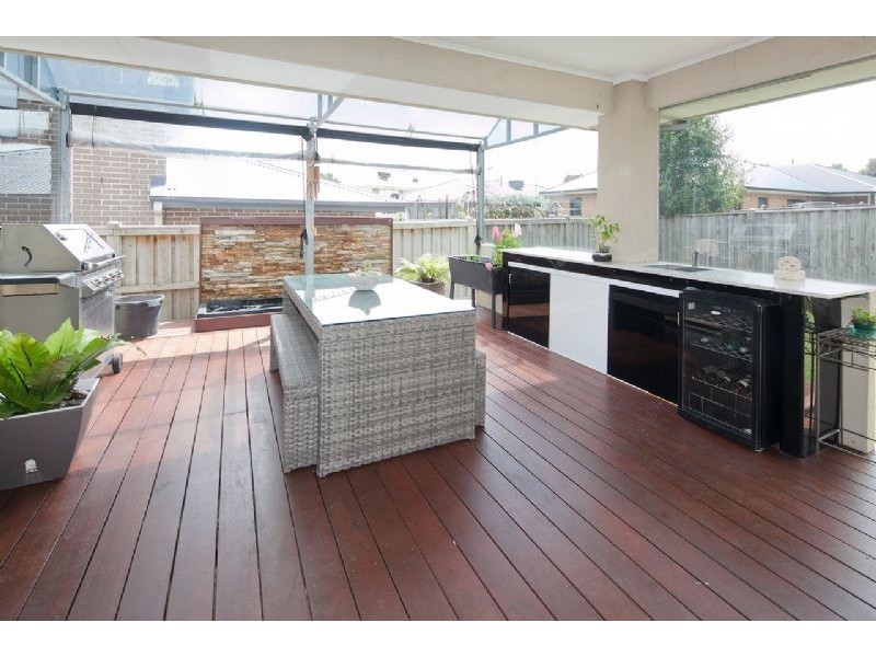 35 Waterhouse Way, Cranbourne South VIC 3977