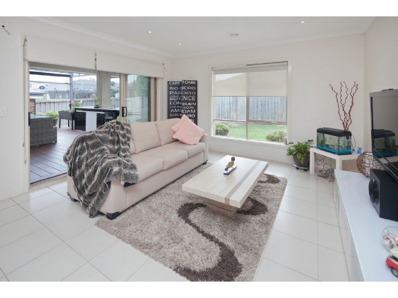 35 Waterhouse Way, Cranbourne South VIC 3977