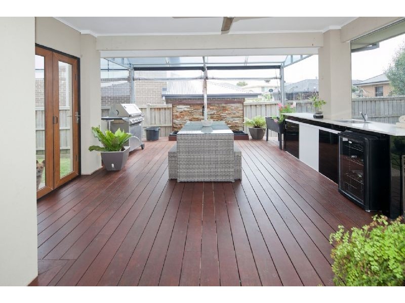 35 Waterhouse Way, Cranbourne South VIC 3977