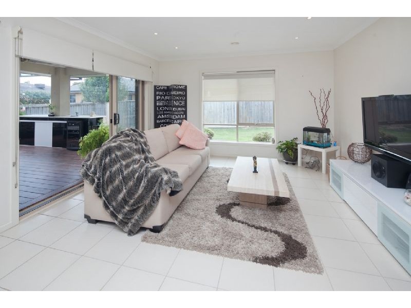 35 Waterhouse Way, Cranbourne South VIC 3977