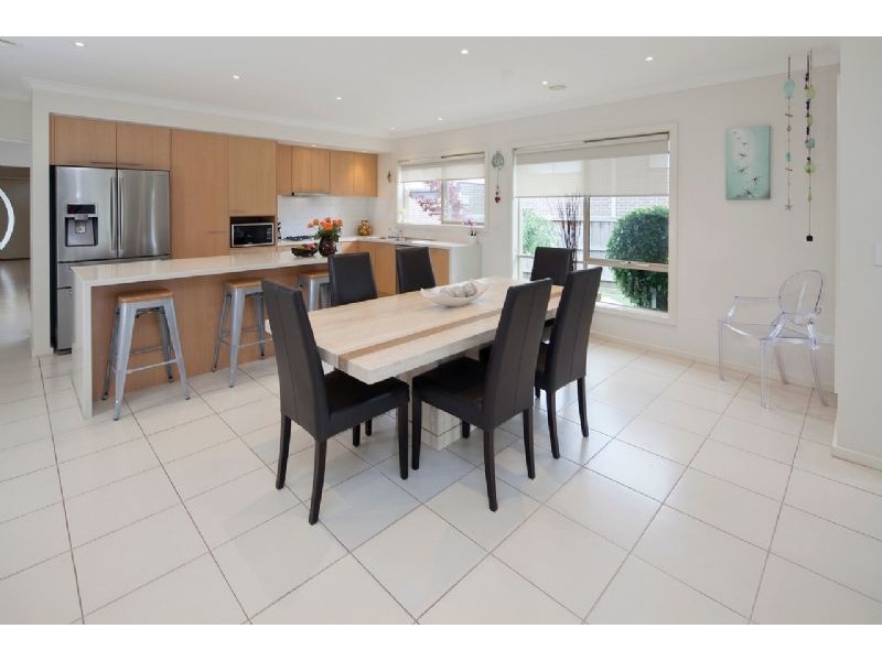 35 Waterhouse Way, Cranbourne South VIC 3977