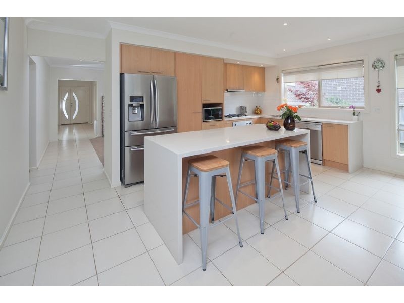 35 Waterhouse Way, Cranbourne South VIC 3977