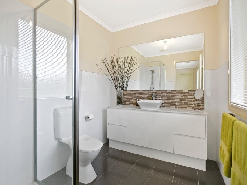 5/2 Edward St, Langwarrin VIC 3910