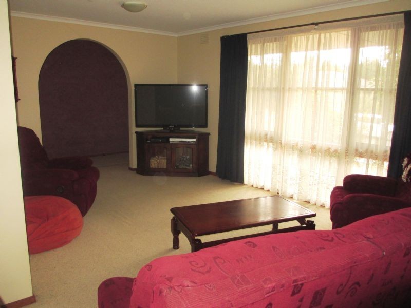 1 Birch Crt, Langwarrin VIC 3910