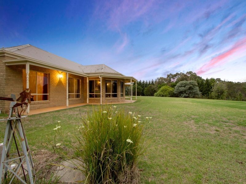 2 Bridgewater Court, Langwarrin VIC 3910