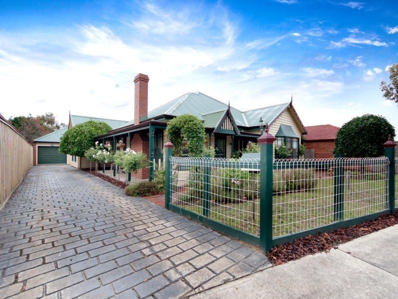 11 Eric Court, Langwarrin VIC 3910