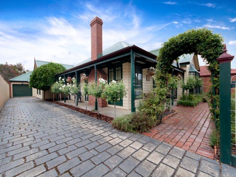 11 Eric Court, Langwarrin VIC 3910