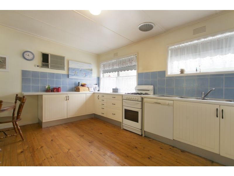 16 Lloyd St, Langwarrin VIC 3910