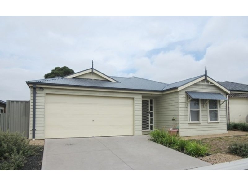12 Southampton Drive, Langwarrin VIC 3910