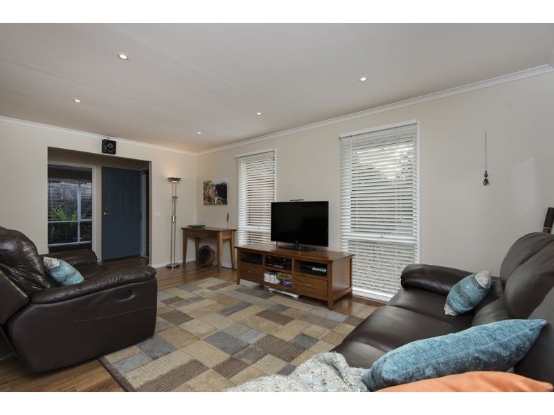 33 Dunn Crescent, Langwarrin VIC 3910