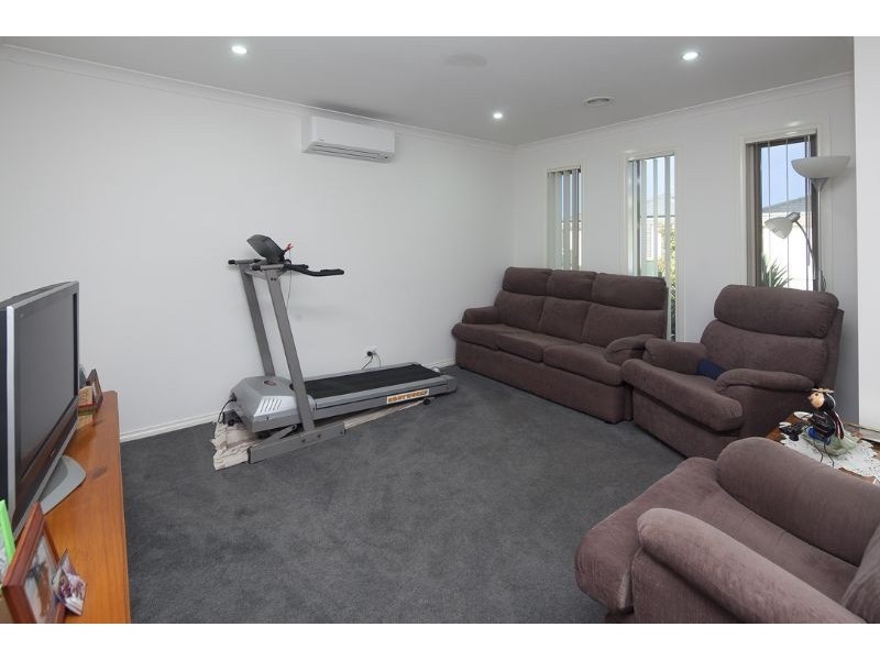 21 Southampton Drive, Langwarrin VIC 3910