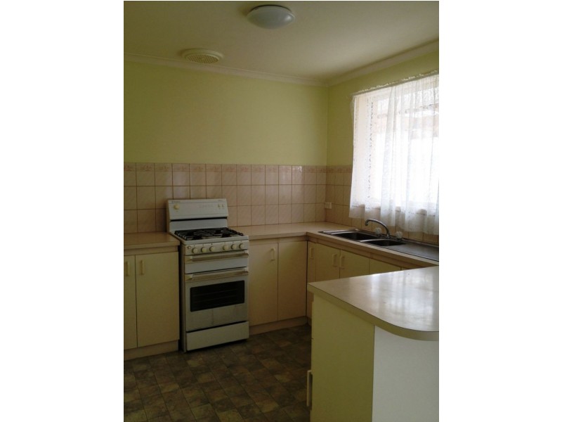 8/5 Pinewood Drive, Carrum Downs VIC 3201