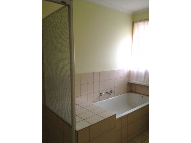 8/5 Pinewood Drive, Carrum Downs VIC 3201