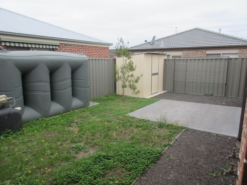 5 Newcastle Way, Langwarrin VIC 3910