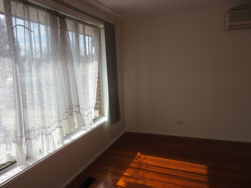 76 CENTENARY STREET, Seaford VIC 3198