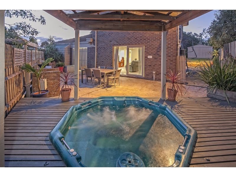 5 Saligna Court, Langwarrin VIC 3910