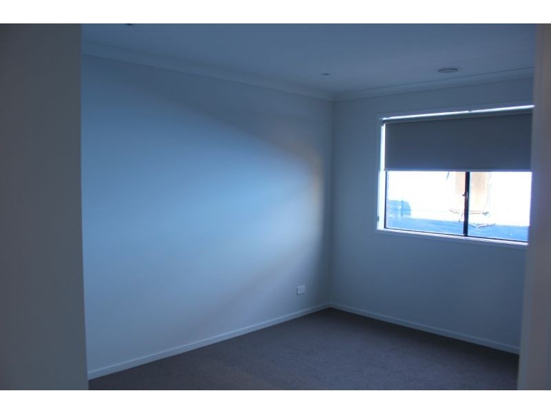 6 Goodenia Loop, Cranbourne West VIC 3977