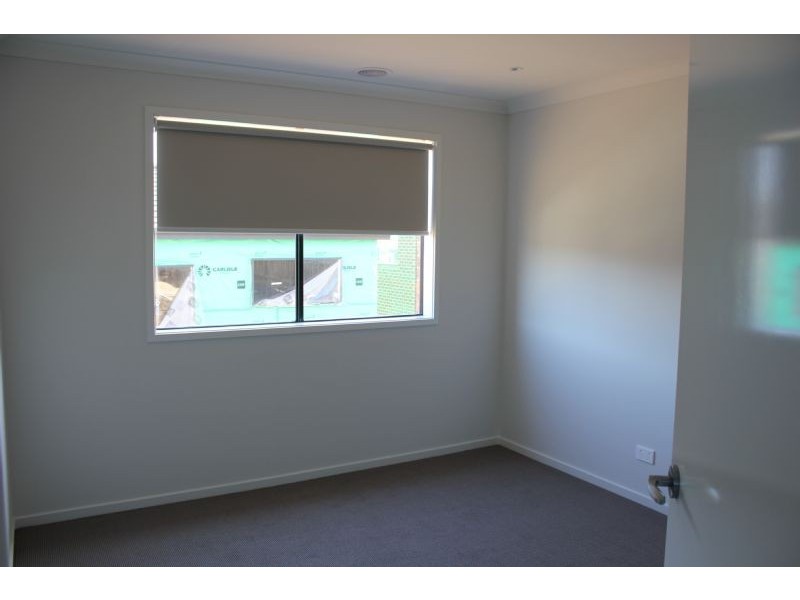 6 Goodenia Loop, Cranbourne West VIC 3977