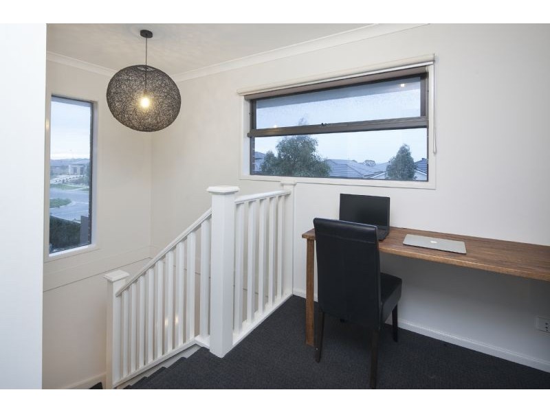 13 Ranfurlie Boulevard, Cranbourne West VIC 3977