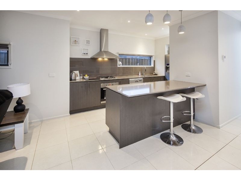 13 Ranfurlie Boulevard, Cranbourne West VIC 3977
