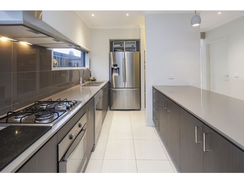 13 Ranfurlie Boulevard, Cranbourne West VIC 3977