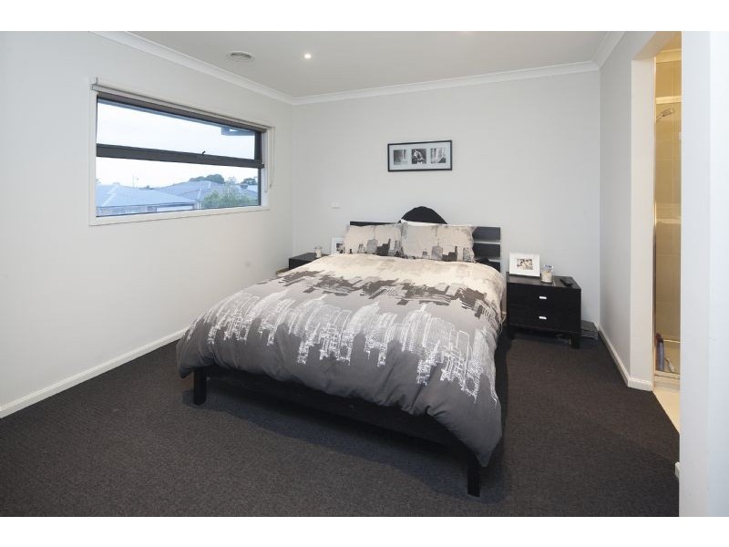 13 Ranfurlie Boulevard, Cranbourne West VIC 3977