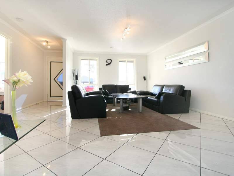 15 Narelle Court, Skye VIC 3977