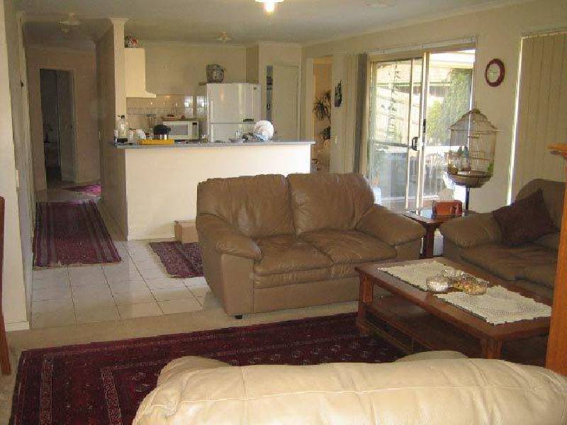 15 Dairy Place, Skye VIC 3977