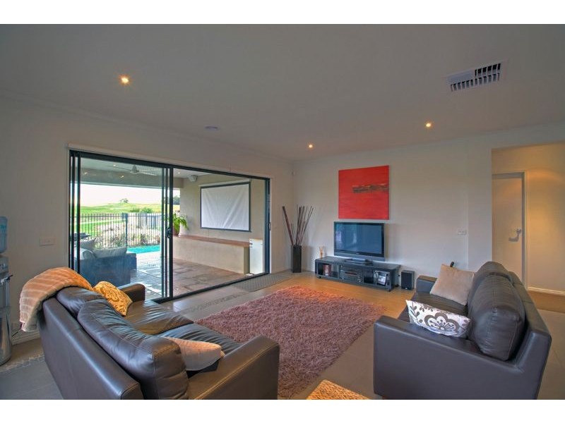 14 River Gum Place, Sandhurst VIC 3977