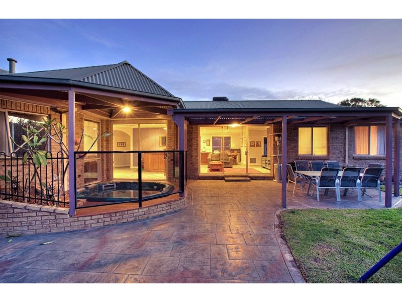 9 Arthur Court, Skye VIC 3977