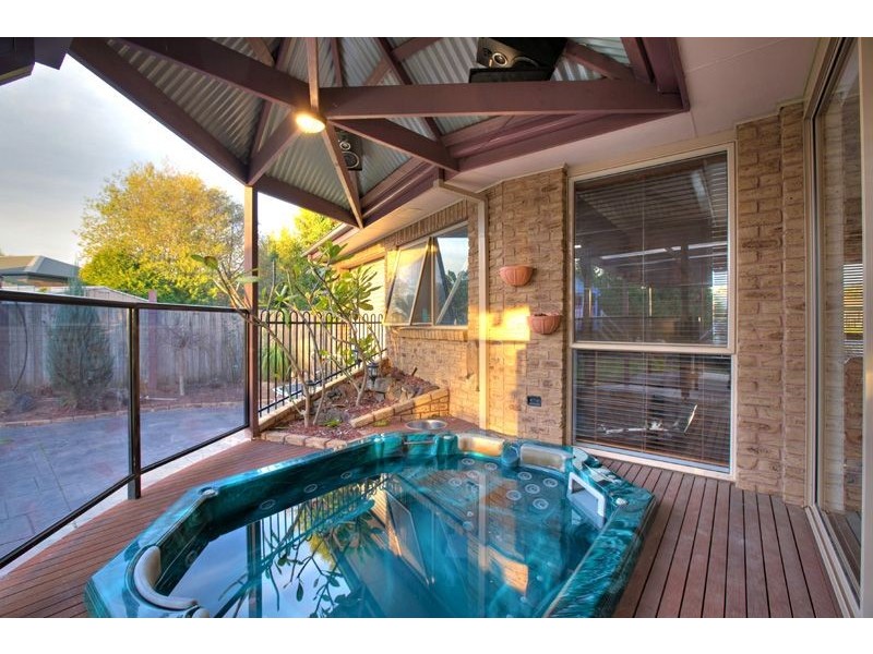 9 Arthur Court, Skye VIC 3977