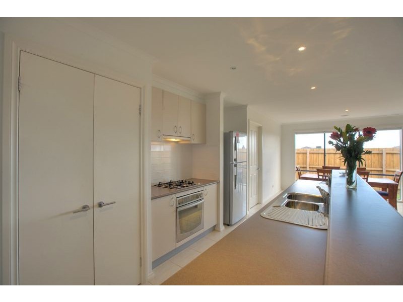 32 Golden Way, Skye VIC 3977