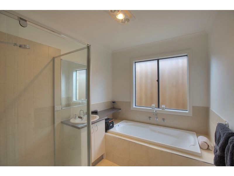 32 Golden Way, Skye VIC 3977