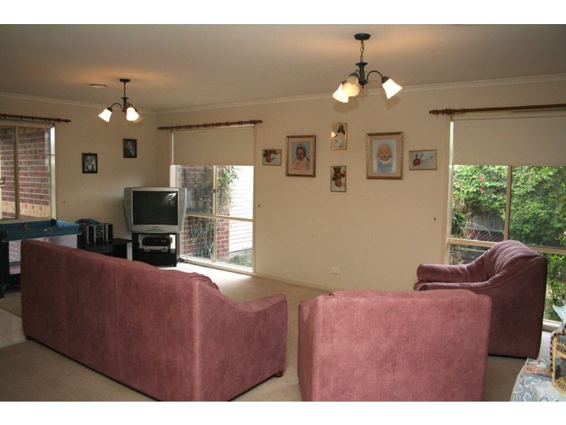 6 Glynelea Cresent, Skye VIC 3977