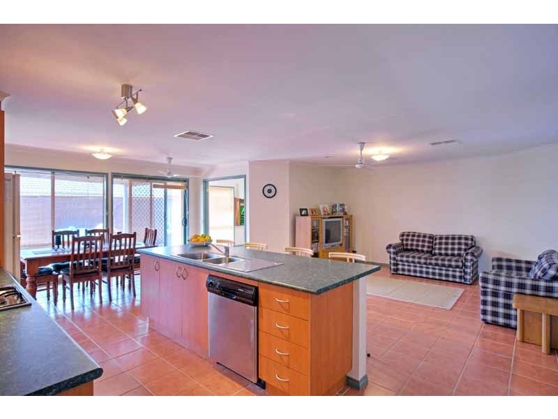 10 Mulga Place, Carrum Downs VIC 3201