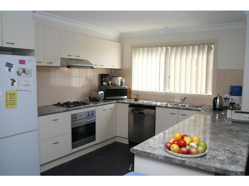 9 Edinburgh drive, Skye VIC 3977