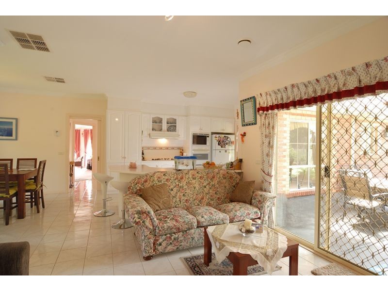 15 Helm Court, Carrum Downs VIC 3201