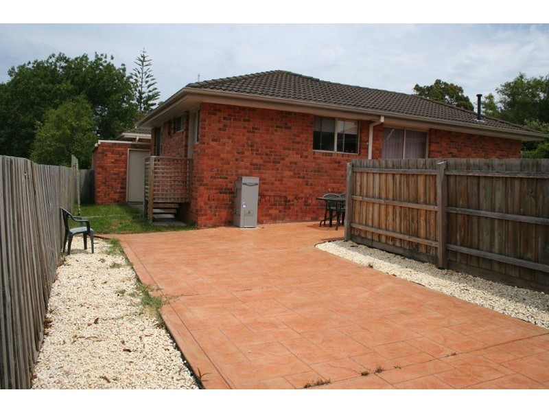 2/1 Athol  Court, Langwarrin VIC 3910